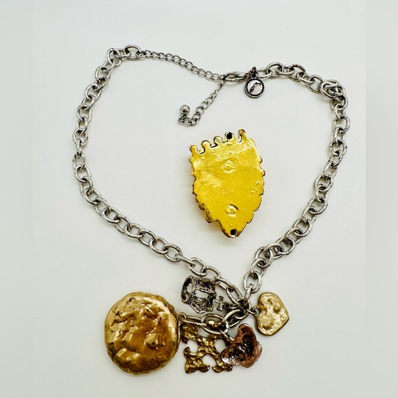 Crown Charm Necklace & Royal Rhinestone Lion - Picture 7 of 14